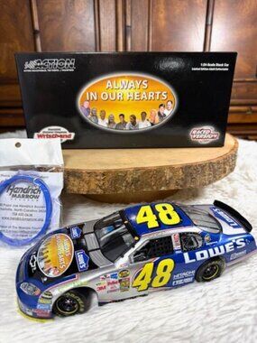 Vintage Jimmie Johnson #48 Lowe's Atlanta Raced Win 2004 Monte Carlo 1:24 Car